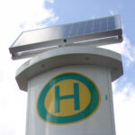 ARCUS Stele mit aufgesetztem Solarlicht-LED-Kranz