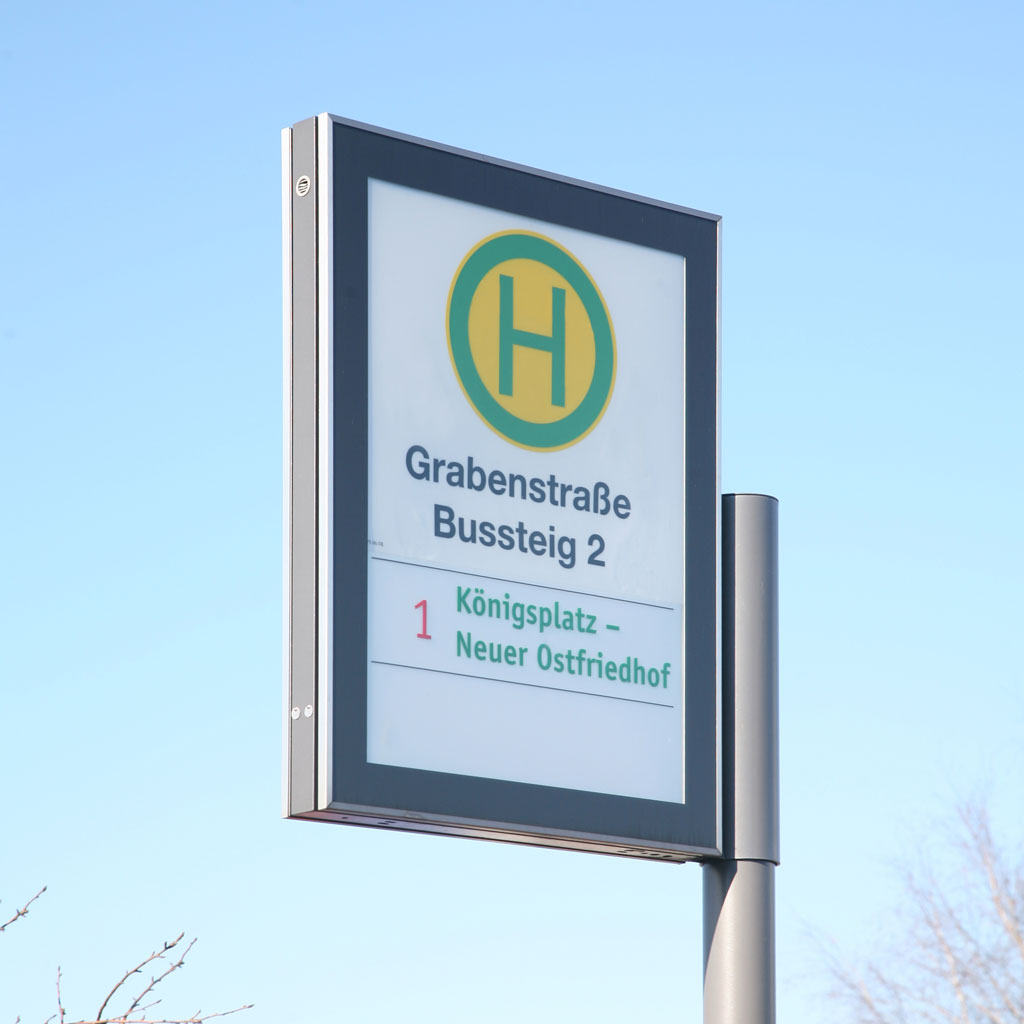 B3 Fahnenschild mit statischer Information