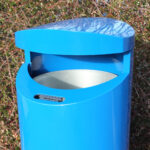 Abfallbehälter M-44 Detail Einwurf