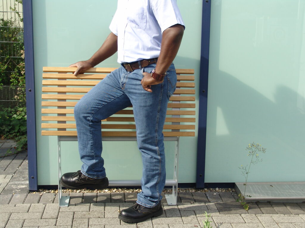 untere Strebe als Fußstütze nutzbar