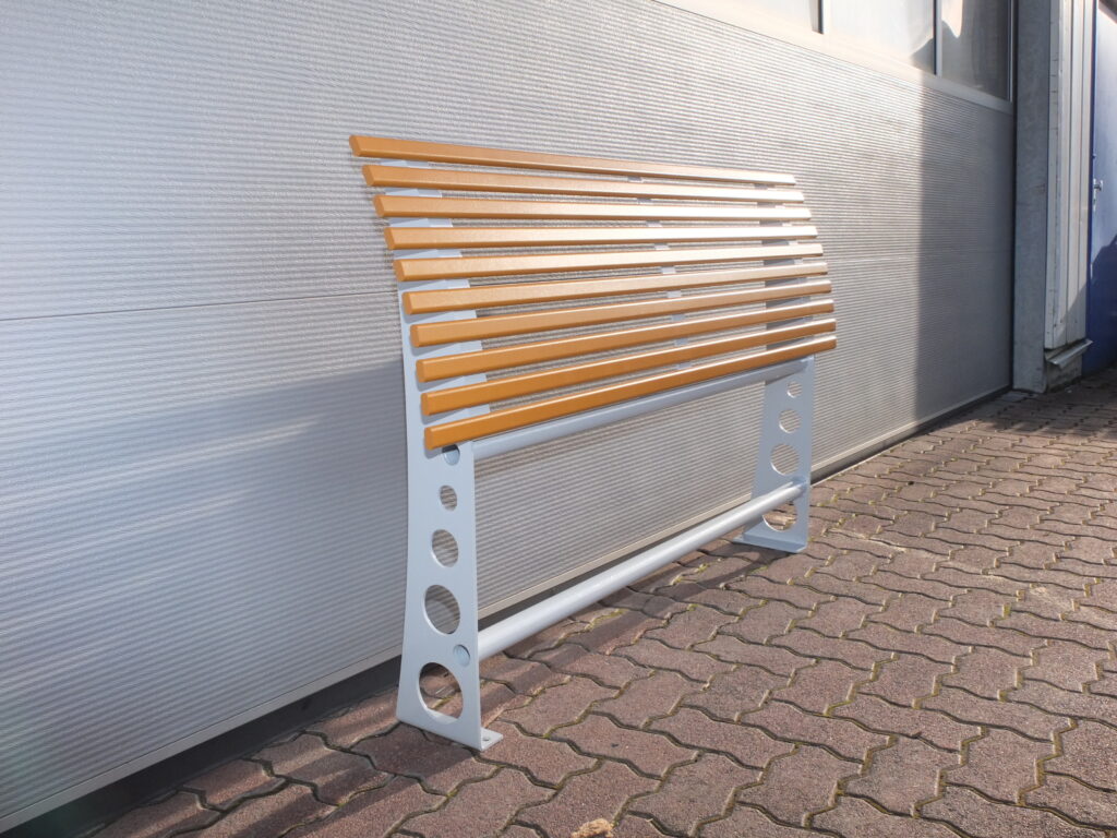 Anlehnstützbank freistehend
