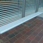 Einhängesitzbank Typ L mit Aluminiumprofilen