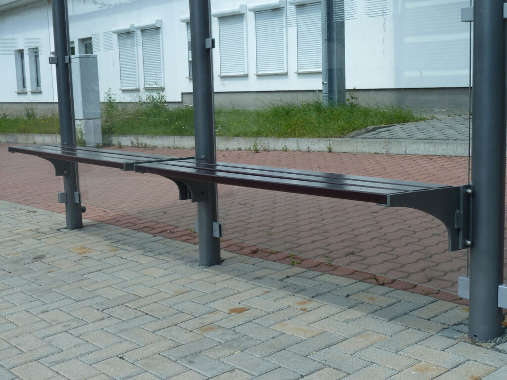 Einhängesitzbank Typ O mit 3 Holzplanken