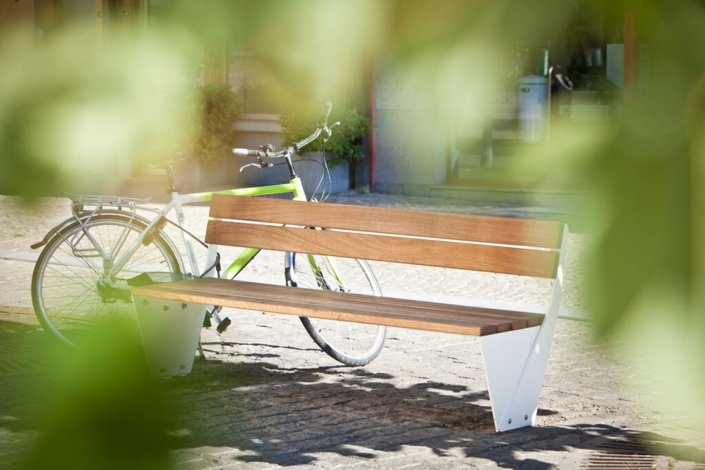 Sitzbank ENSEMBLE mit Rückenlehne