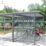 Kombination als Raucherunterstand und Fahrradüberdachung