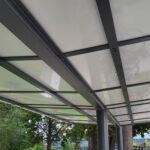 LED Spots im Unterzug der Überdachung System O mit Gründach