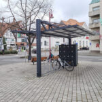 Fahrradüberdachung System O DZ mit Gründach und Ladeschrank