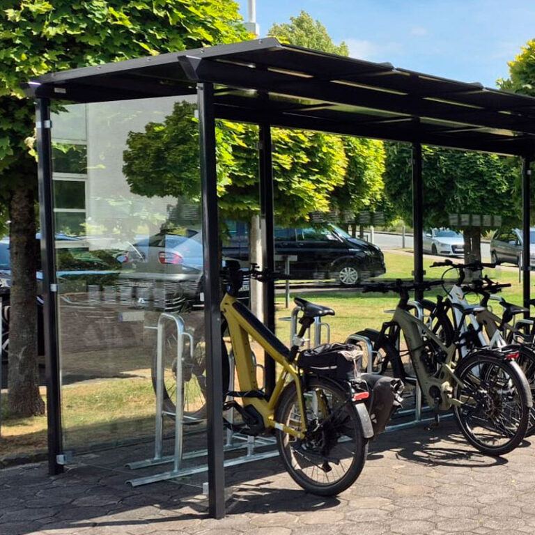 Überdachung System X als Fahrrad- und Raucherunterstand