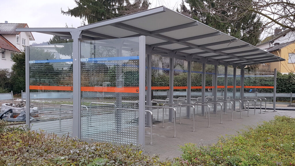 doppelzeiliger Unterstand System Y mit RMV Dekor