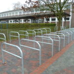 Fahrradbügel U mit Knieholm einbetoniert