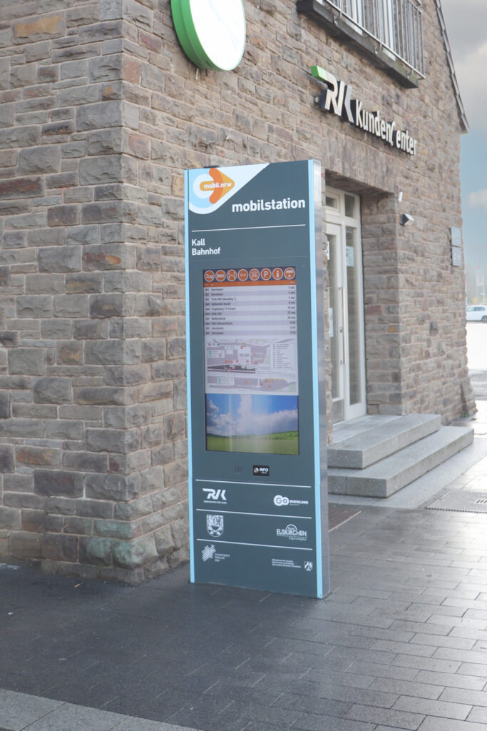 FIS 6-N an Mobilitätsstation der RVK in Kall