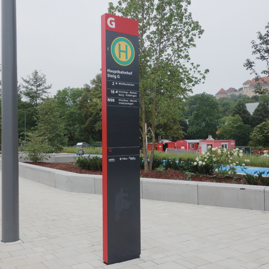 FIS 6-N als statische Stele am ZOB Tübingen