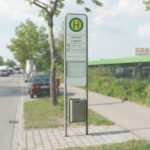 FIS 7 mit Infovitrine VI-1 DIN A3 quer und Abfallbehälter C-40