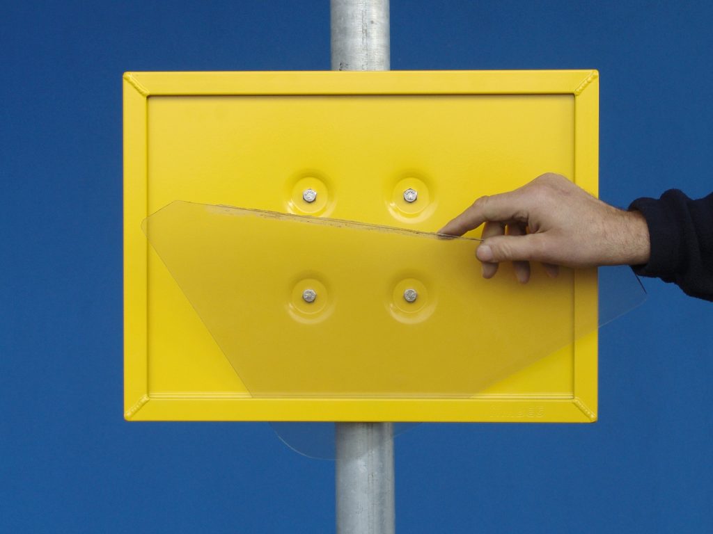 3. Wechselwerkzeug aus dem Rahmen entnehmen