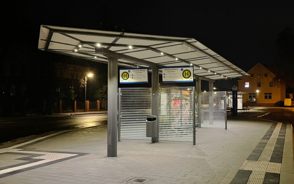 Überdachung System O doppelzeilig R-Maxi mit LED Beleuchtung
