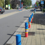 Klare Abgrenzung zur Straße mit dem Poller JULIE für die Sicherheit von Kindern