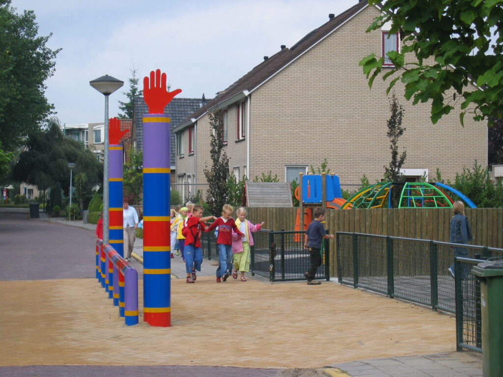 Signalsäule JULIE in Kombination mit Bügel JULIE