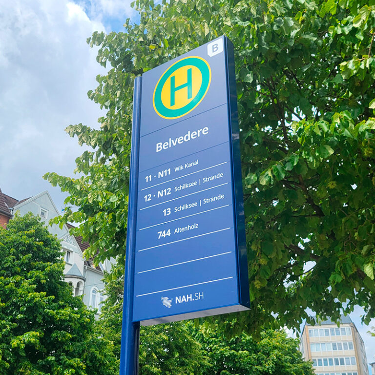 Neue MODULAR Plan Haltestellenschilder für Kiel