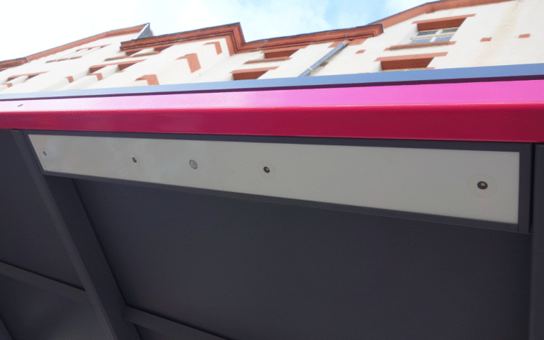 LED Leuchte in der KOVEB Wartehalle System A-G