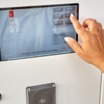 Nutzung des Ladeschrank MABEG MA-E über Touchdisplay