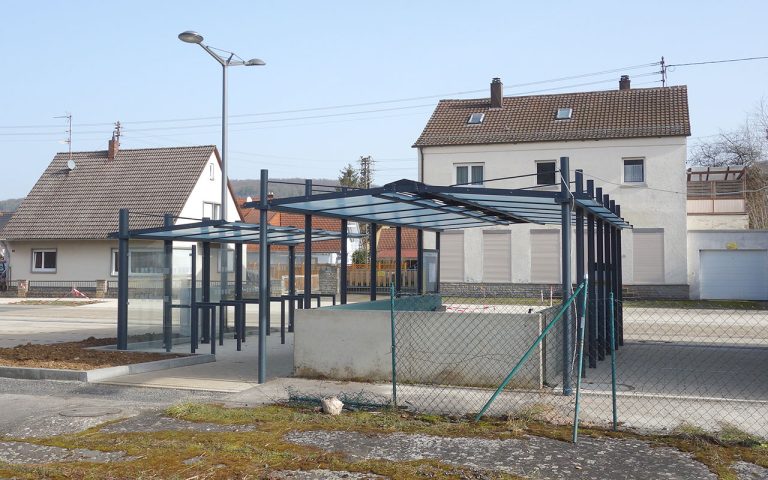 Rückseite der Treppeneinhausung in Lauda-Königshofen