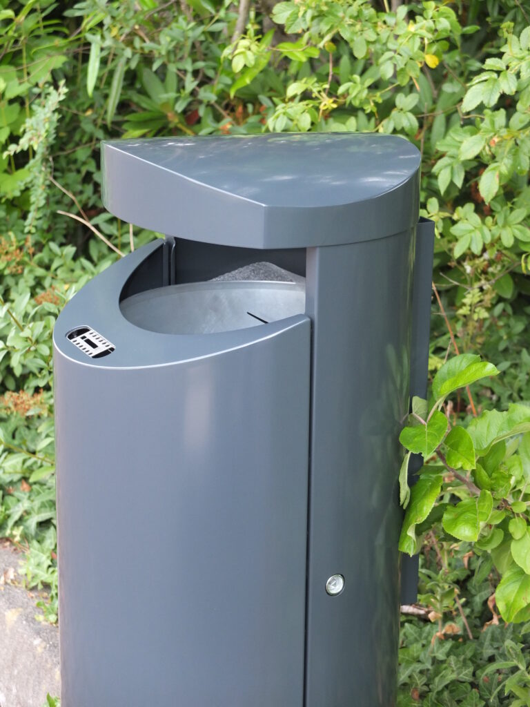 M-44 pulverbeschichtet mit gewölbtem Deckel