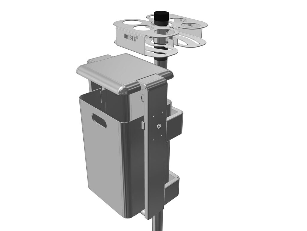 Montierter Adapter zur Mastverlängerung eines Abfallbehälters mit Pfandhalter