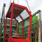 Verladung einer mobilen Wartehalle System A