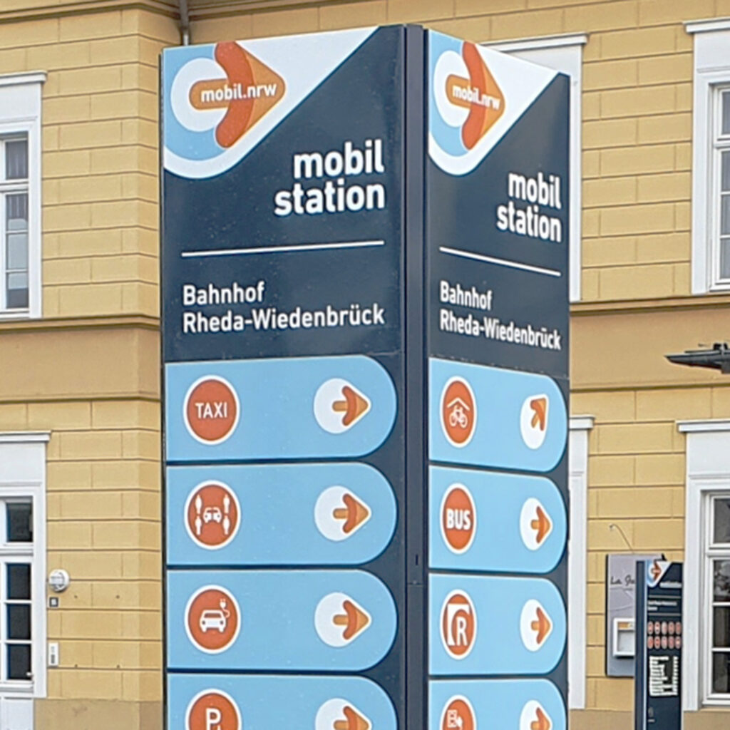 MODULAR Mobilitätssäule 4-seitig Detail