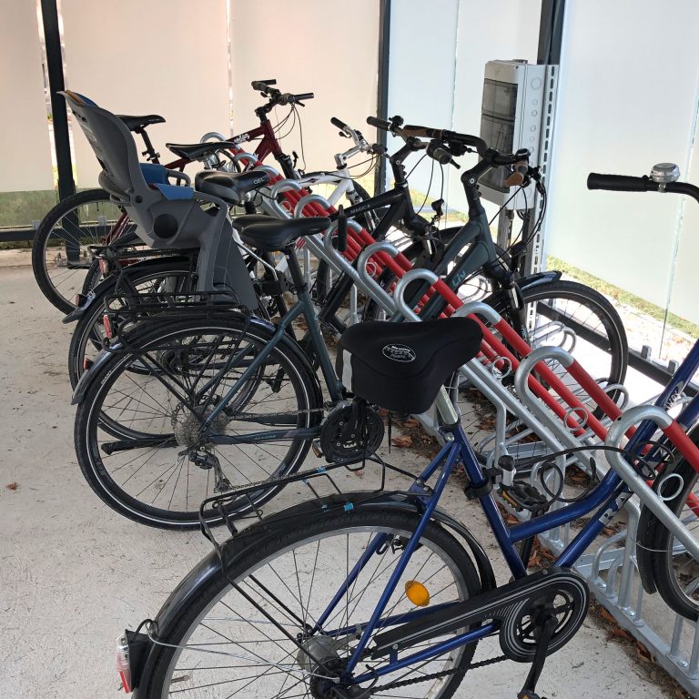 Anlehnbügel für Fahräder in der Fahrradabstellanlage PROTECT in Naumburg