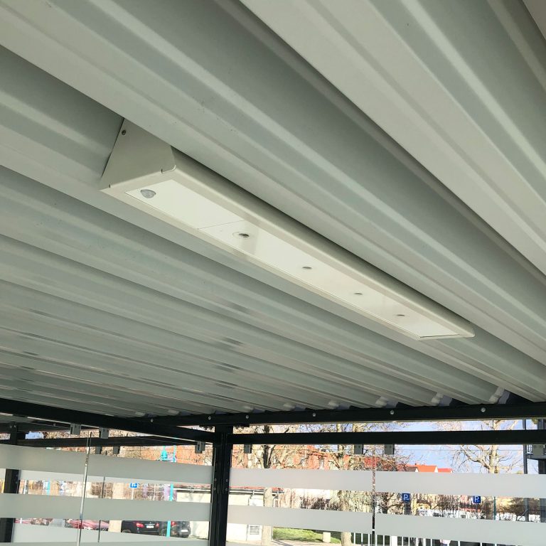 LED Deckenleuchte im PROECT Unterstand in Nauburg