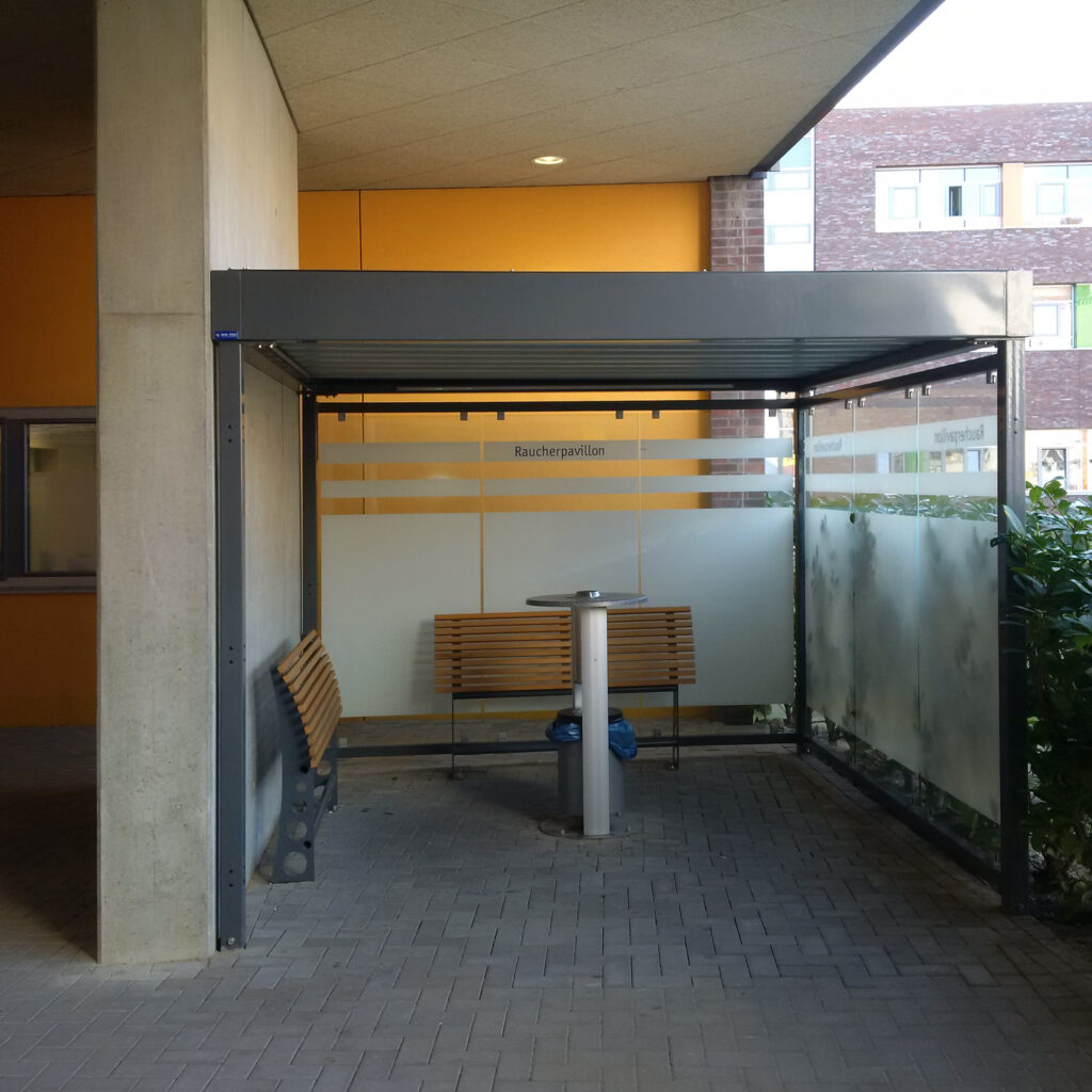 PROTECT als Raucherunterstand