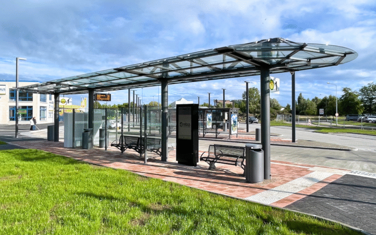 Überdachung System O doppelzeilig am ZOB Rostock