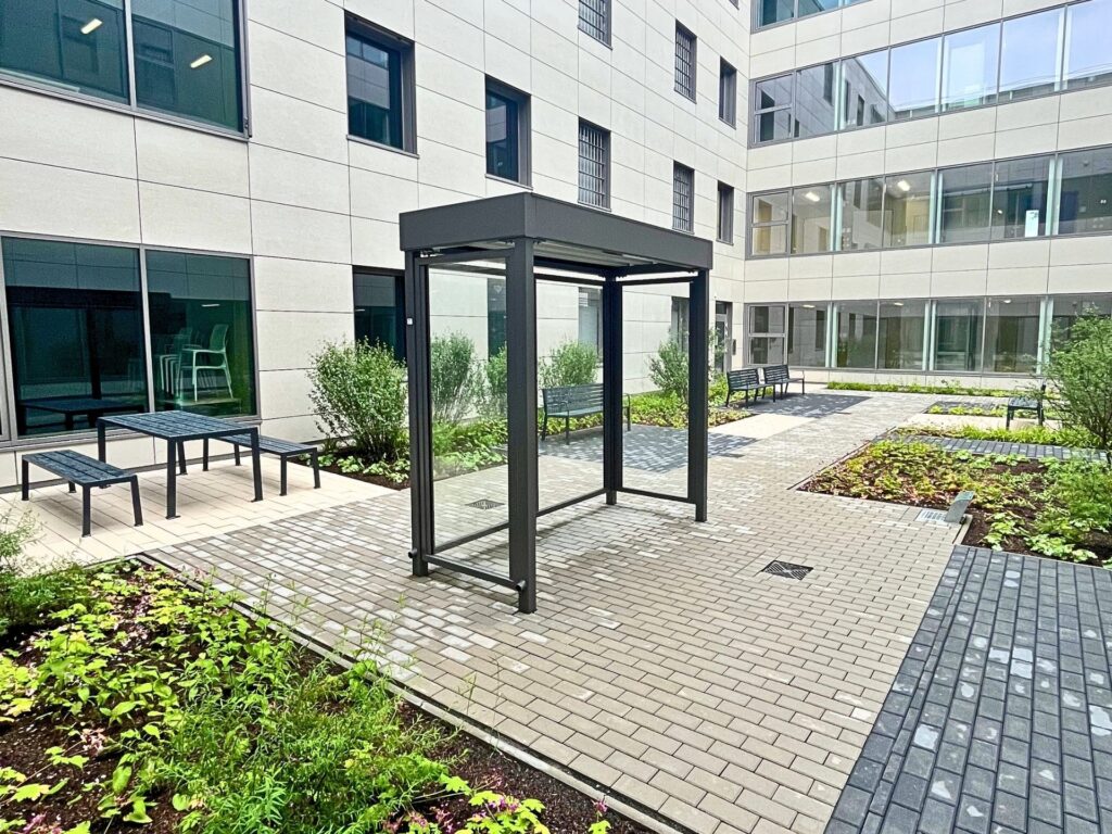 Raucherpavillon für Klinikpersonal