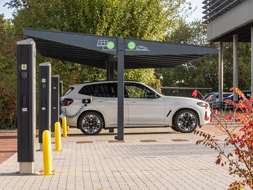 Solar-Carport mit 5° Dachneigung zu Sonne