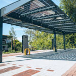 Solar-Carport mit bifaszialem PV Glasdach