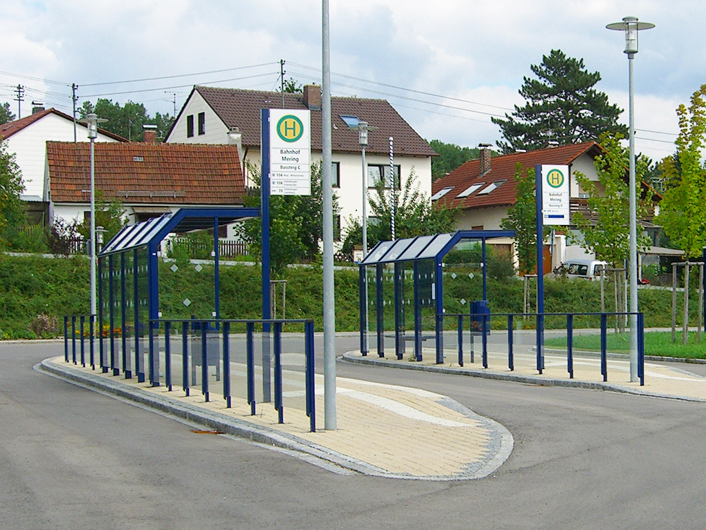 Spritzschutzwand System A an Wartehalle A in Mering