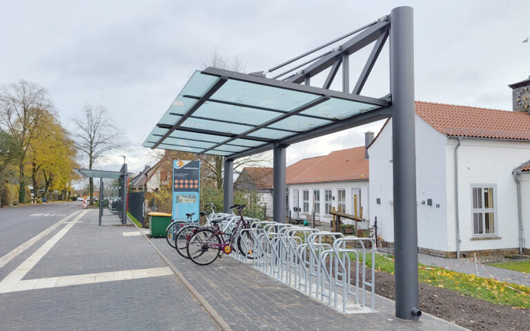 Fahrradüberdachung System O in Stemwede-Levern mit FIS 6-N Mobilstation