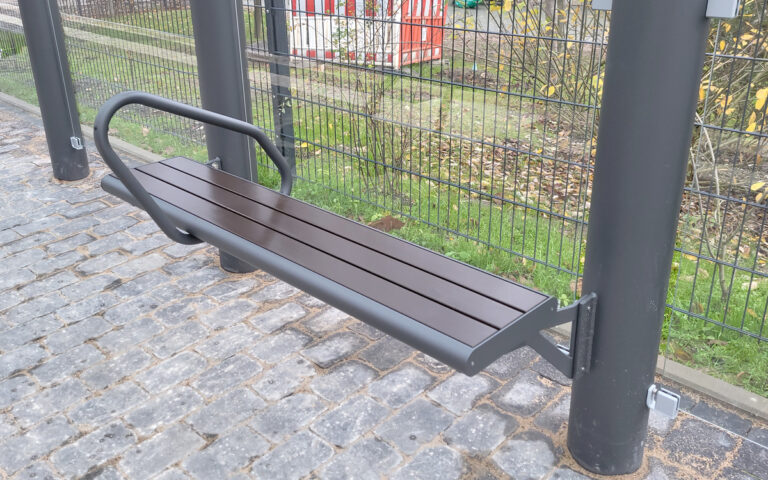 Sitzbank Typ L mit Aufstehbügel