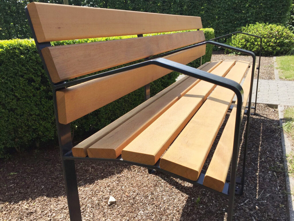 Seitenansicht Seniorenbank TESS2