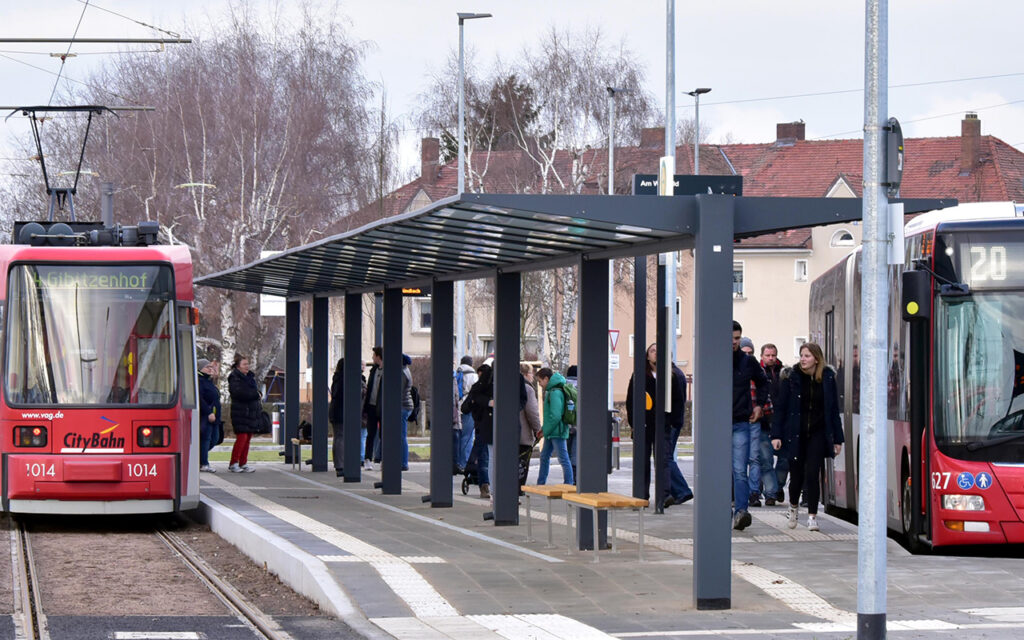 Thon am Wegfeld Tagansicht der doppelzeiligen Überdachung System N