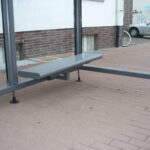 Sitzbank Typ L (Aluminium) an mobiler Wartehalle