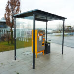 Klein-Überdachung System X für Parkautomaten am Flughafen Paderborn Lippstadt