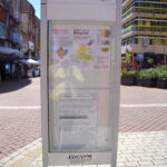 flächenbündig integrierte Vitrine