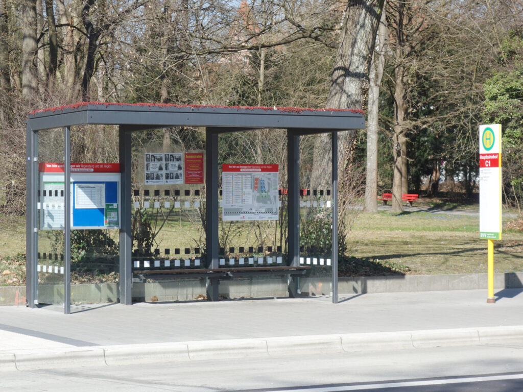 Vitrine MT 1.48 in Wartehalle System A-G