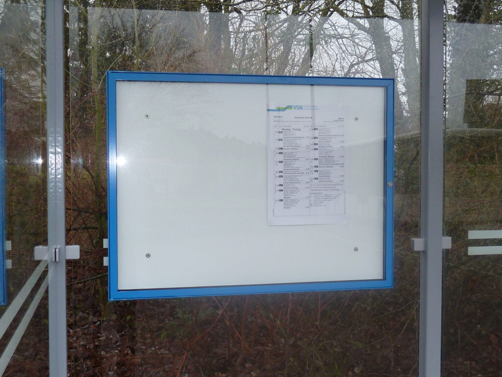 MT 30 Vitrine im Querformat