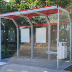 Wartehalle System A mit MT 30 Vitrine