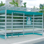 Wartehalle System BASIC mit MT 30 Vitrine