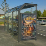 Werbevitrine MT 300.200 in Seitenwand der Wartehalle System A