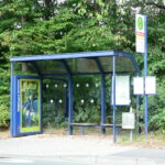 Wartehalle System A 3-feldrig mit Werbevitrine